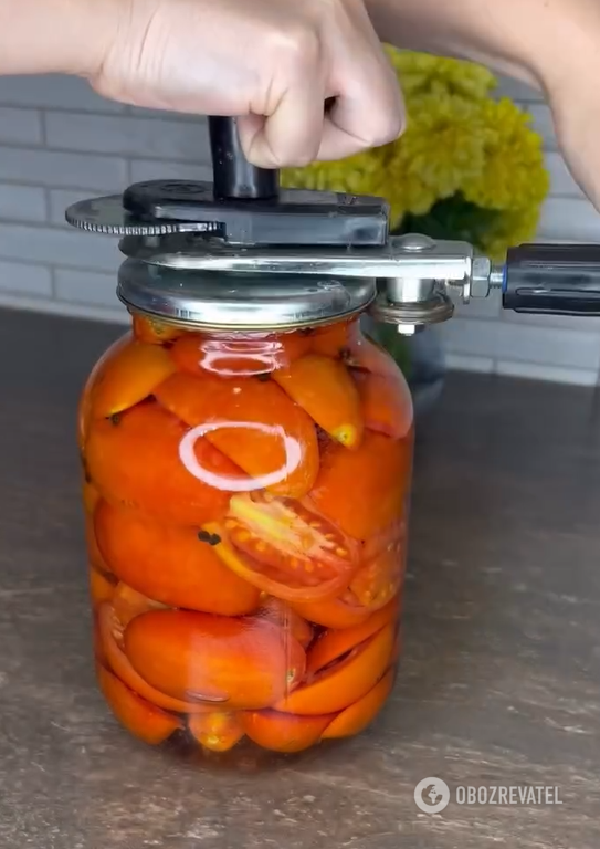 How to quickly preserve tomatoes for the winter without hassle: the simplest marinade