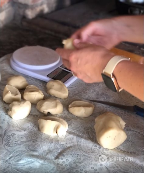 What dough to choose for chebureks: turn out golden and juicy