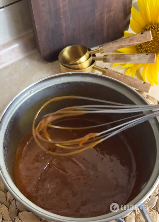 The most delicious homemade honey cake: how to prepare