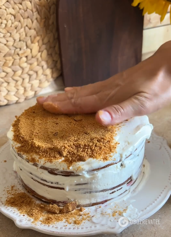 The most delicious homemade honey cake: how to prepare