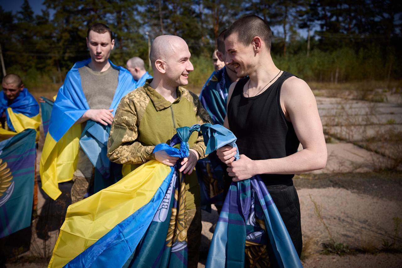 Ukraine returns 103 more defenders from captivity: all details, photos and videos