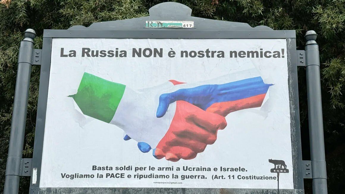 We Włoszech pojawiły się setki plakatów w obronie Rosji: Wybuchł skandal dyplomatyczny