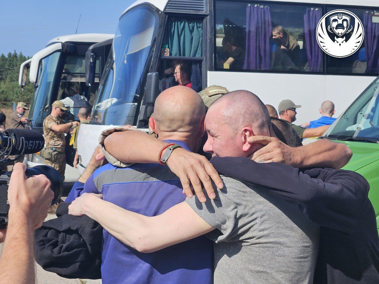 Ukraine returns 103 more defenders from captivity: all details, photos and videos