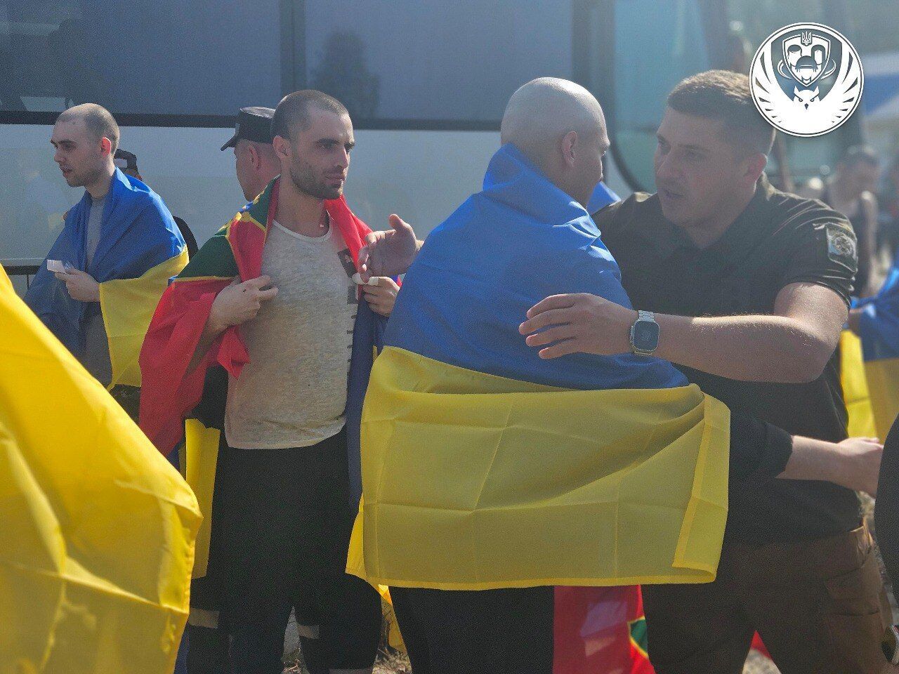 Ukraine returns 103 more defenders from captivity: all details, photos and videos