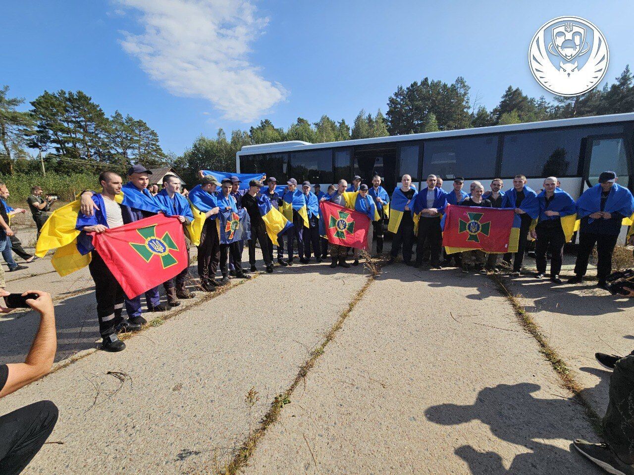 Ukraine returns 103 more defenders from captivity: all details, photos and videos