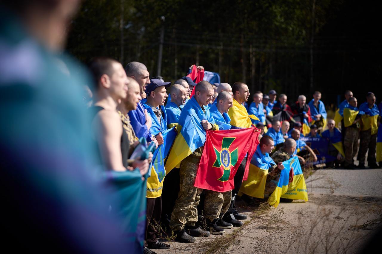 Ukraine returns 103 more defenders from captivity: all details, photos and videos