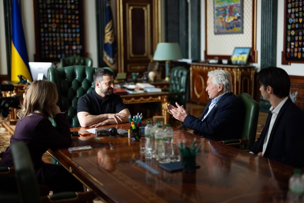 ''A source of inspiration'': The Presidential couple met with actor Michael Douglas. Photos, video