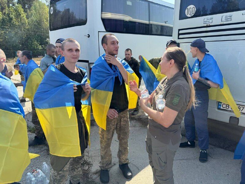 ''It's a miracle!'' In the course of a new prisoner exchange, 23 ''Azovites'' returned to Ukraine