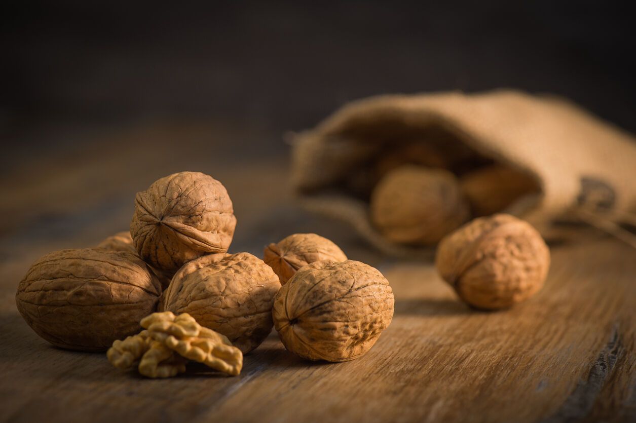 7 reasons why you should eat walnuts every day