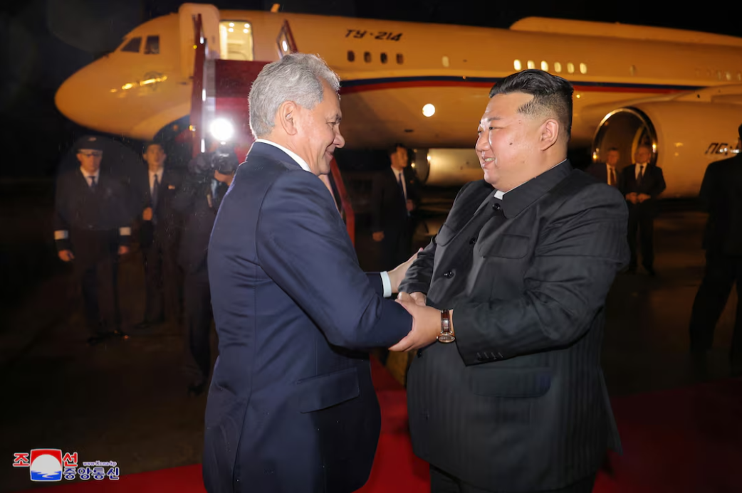 Kim Jong Un meets with Shoigu and pledges full support to Russia