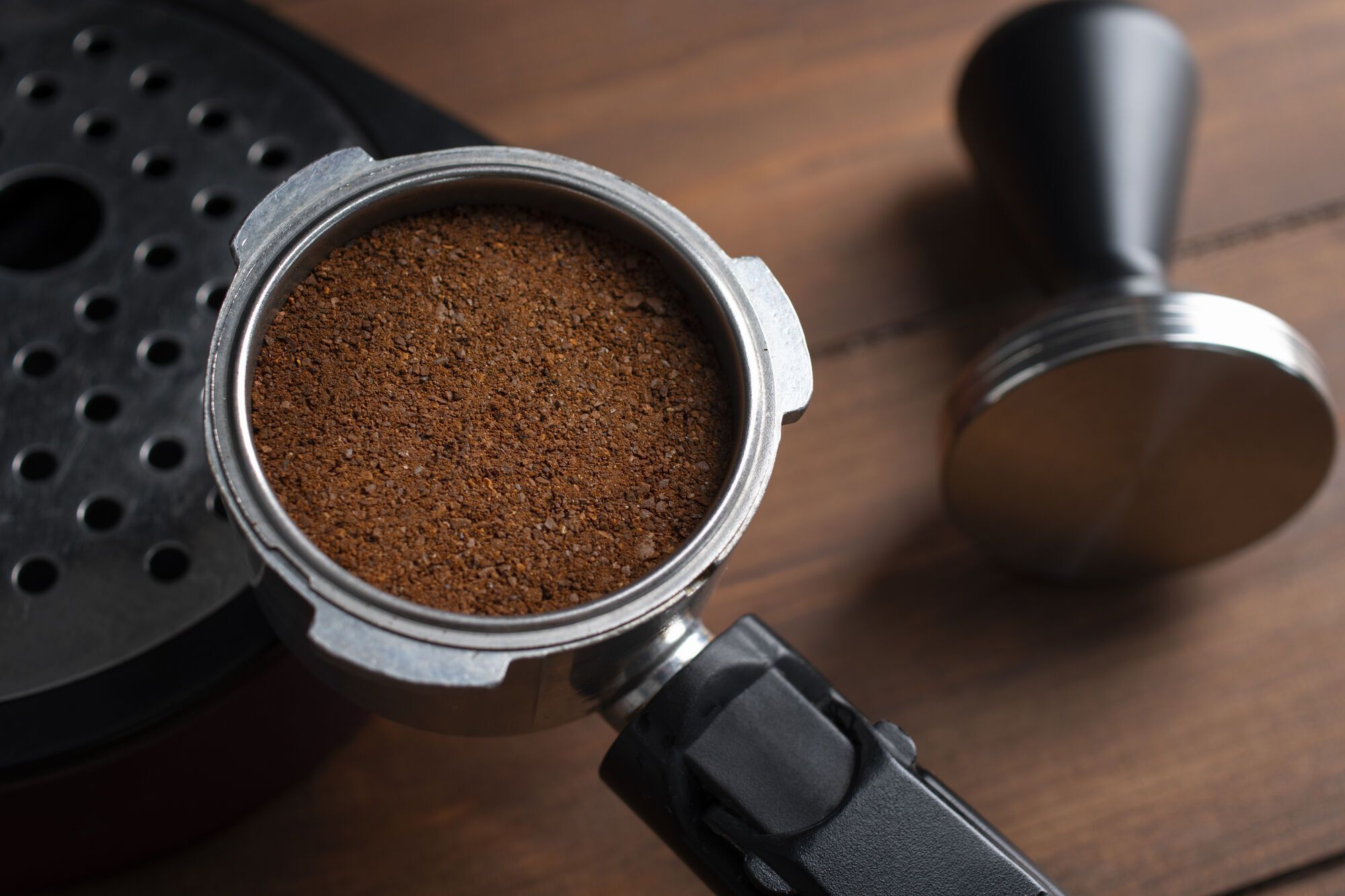 Scientists have found a new way to use coffee grounds: it will solve several problems at once