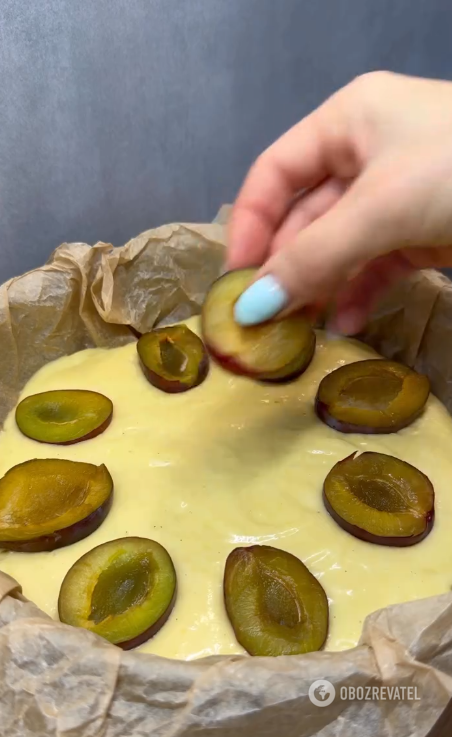 Autumn plum pie for tea: the dough is simple and fluffy