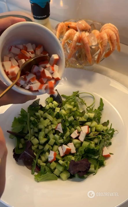 Delicious seafood salad with shrimp and crab sticks: what to dress with