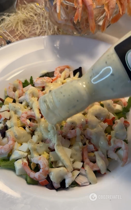 Delicious seafood salad with shrimp and crab sticks: what to dress with