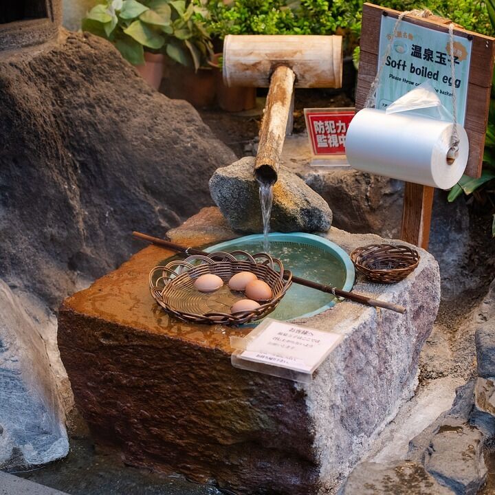 Cooking eggs in a hot spring