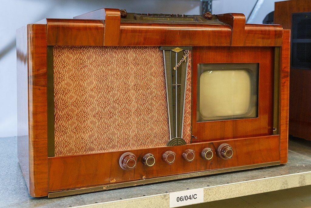 Soviet television set ''Leningrad T-2'', 1949