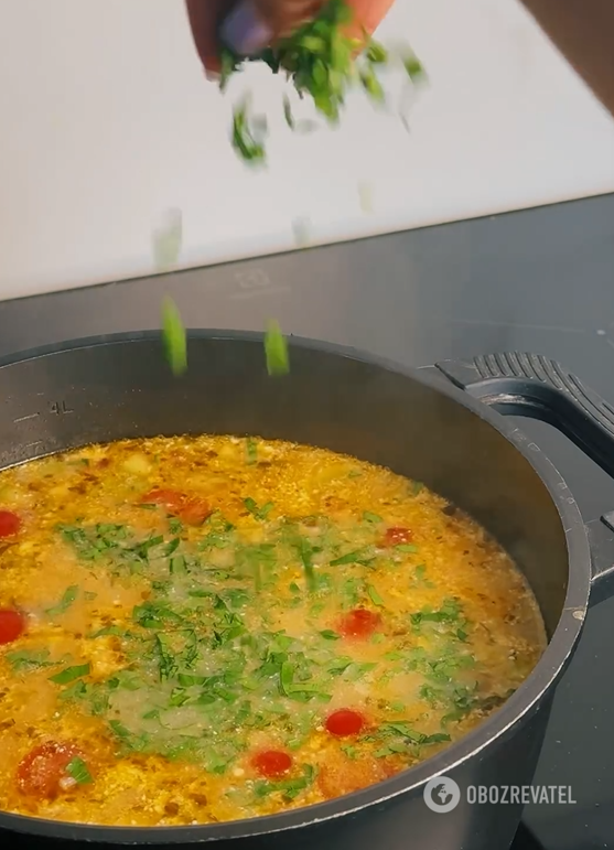 How to make a delicious meatless soup for lunch: seasonal vegetables are needed