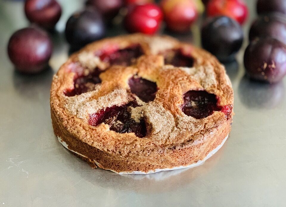 Plum pie with milk