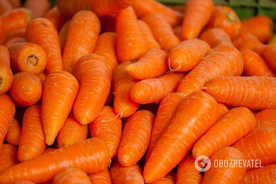 Preparing carrots for storage