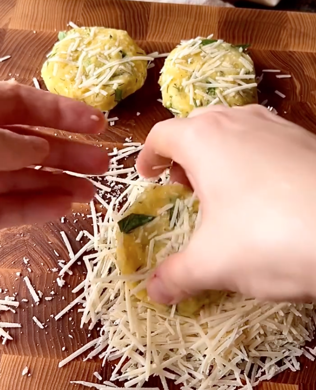 Cheese breading for the dish