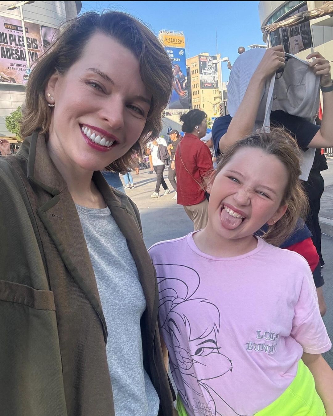 Milla Jovovich, after a sudden disappearance, showed what she was doing all summer and how her children grew up. Photo.