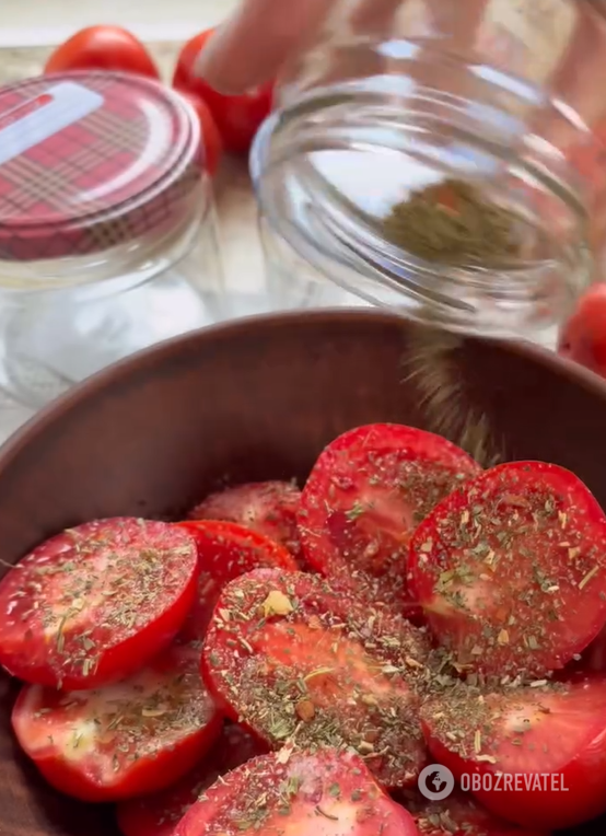 How to dry tomatoes at home: an independent appetizer or an addition to any dish