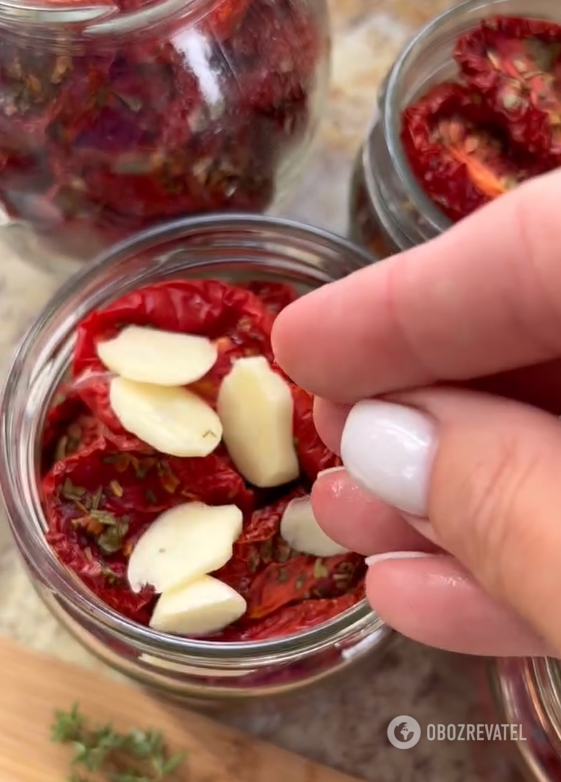 How to dry tomatoes at home: an independent appetizer or an addition to any dish