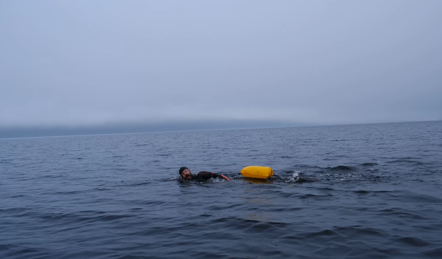 ''I felt a bump'': experienced swimmer comes across mysterious creature in Loch Ness Lake and shares his impressions