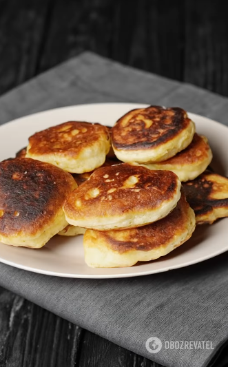 Fluffy mom's pancakes: an exact step-by-step recipe with all the proportions