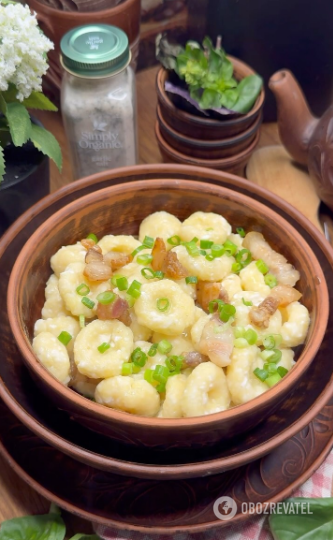 Potato and cheese halušky: how to prepare the dough so that it does not stick together