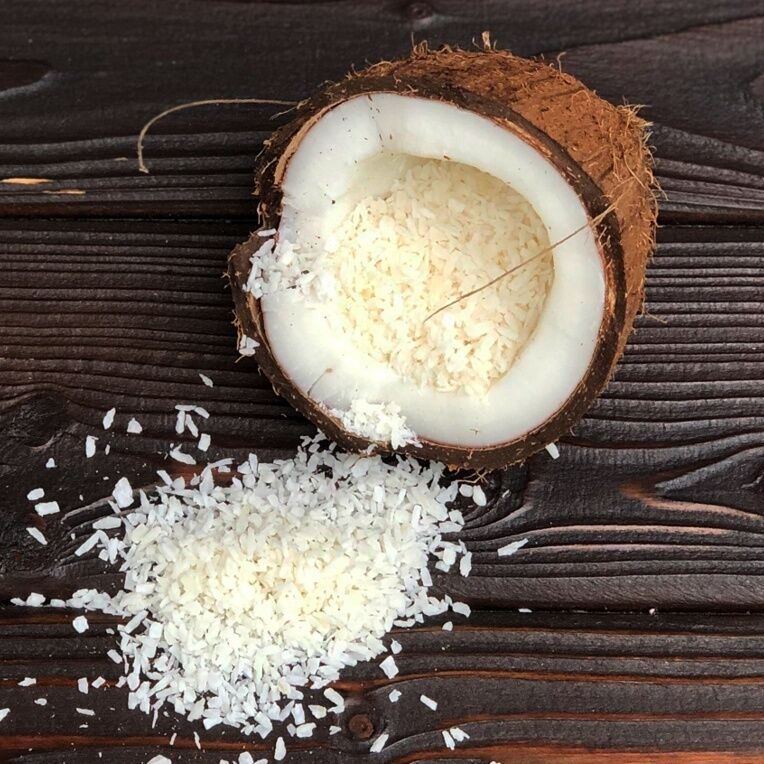 Coconut flakes