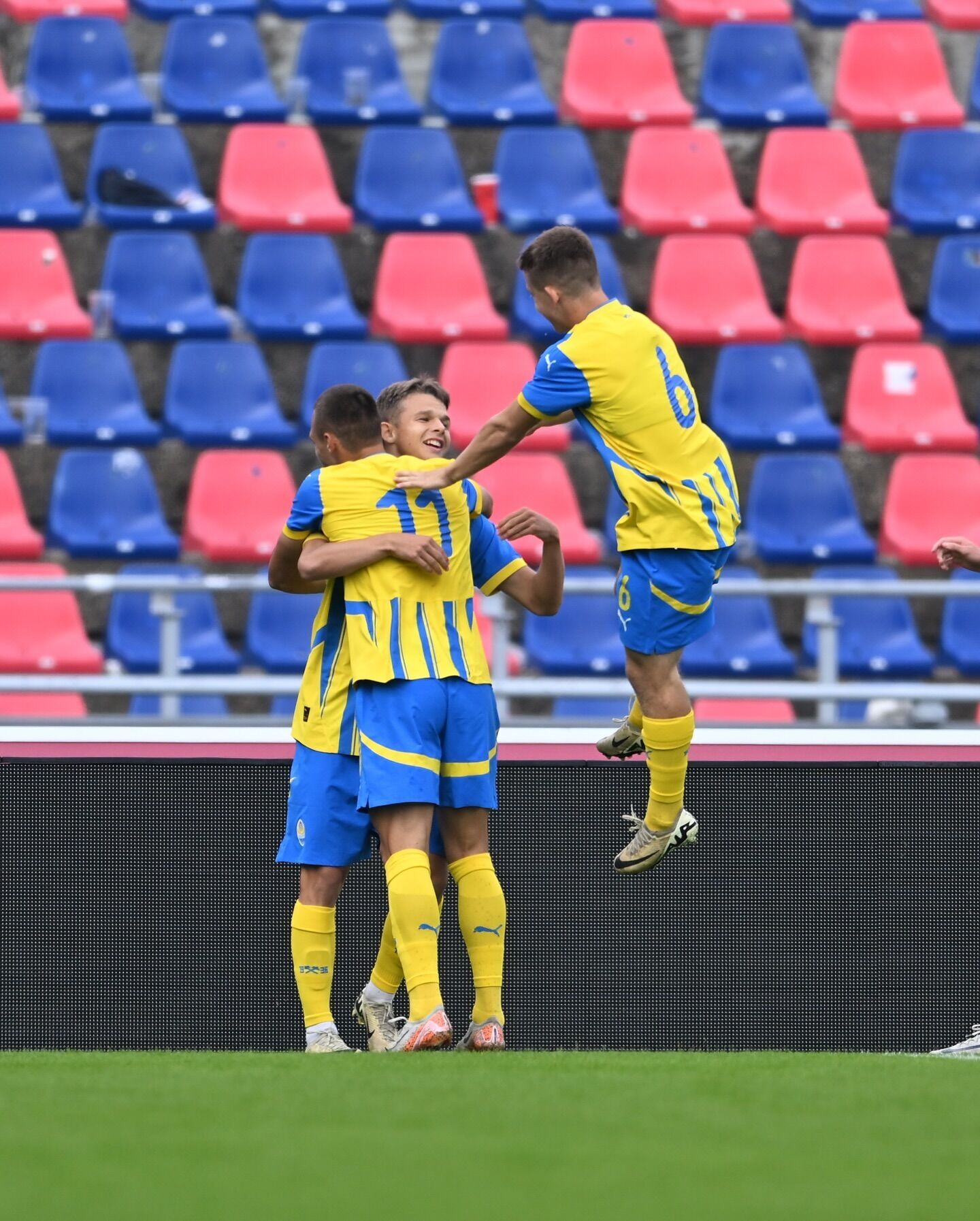 Shakhtar snatched a victory from Bologna, scoring a goal in the last seconds of an interrupted match in the UEFA U-19 League