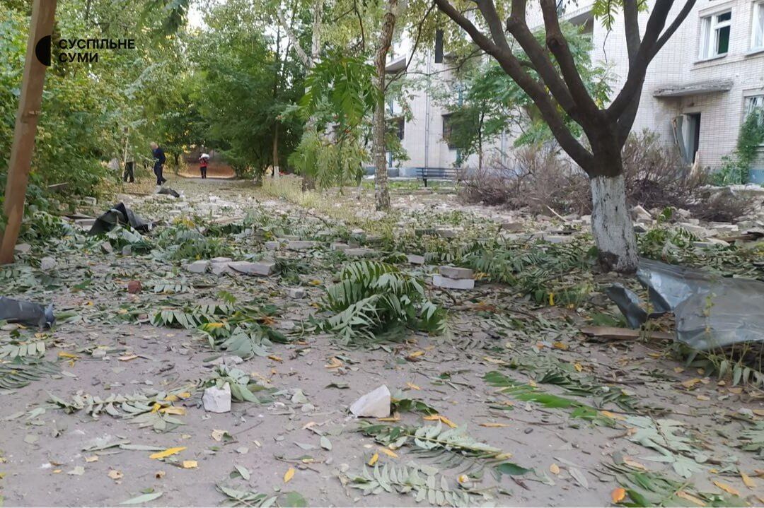 Russians attacked a nursing home in Sumy where elderly people lived: there is a dead and injured. Photos and video