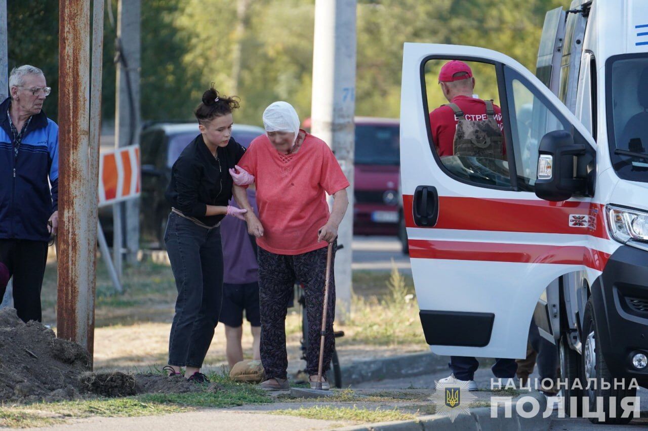 Russians attacked a nursing home in Sumy where elderly people lived: there is a dead and injured. Photos and video