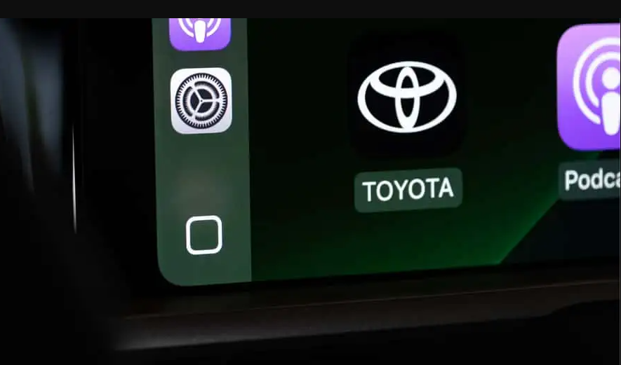 Jak działa Apple CarPlay z nowym iOS 18: funkcje, które kierowcy z pewnością docenią