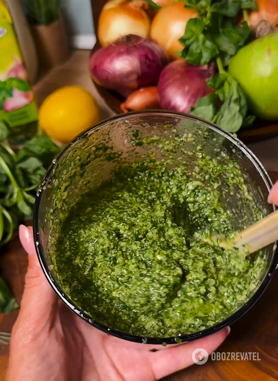 Universal green sauce for any dishes: what to make from