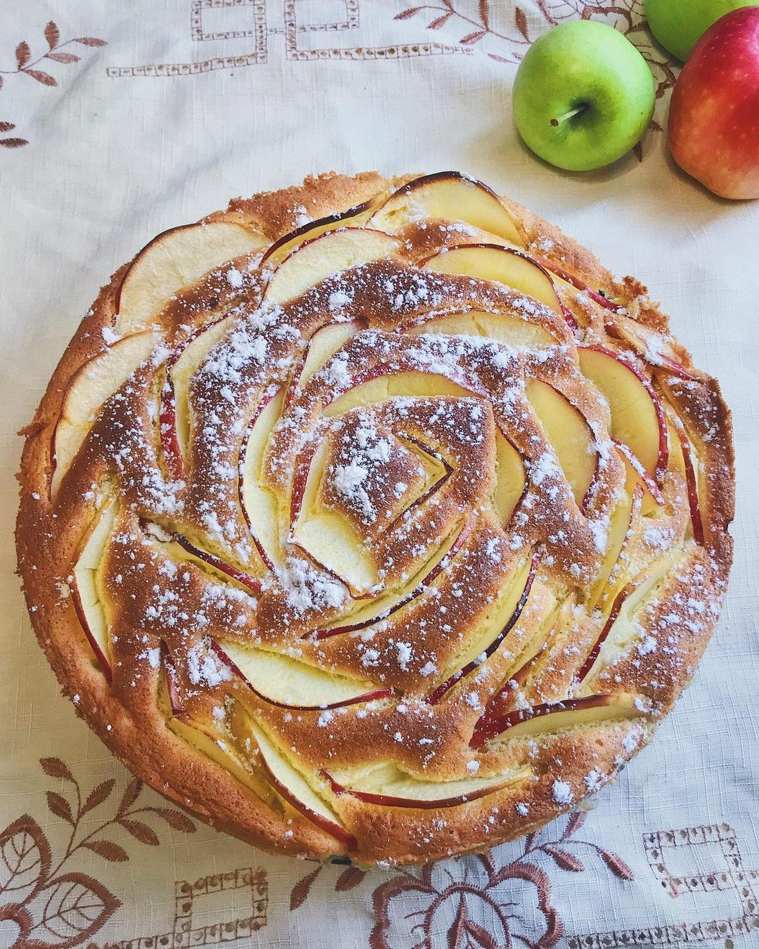 Apple charlotte.