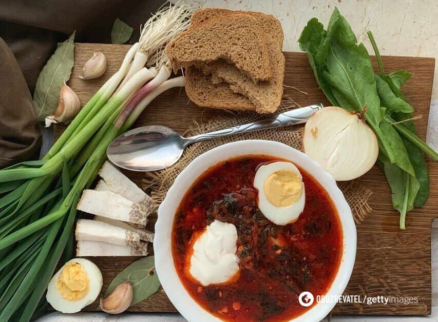 To keep the borscht rich, add a little vinegar to it.