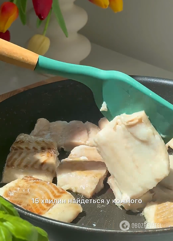 How to prepare hake for lunch deliciously: the fish will be very juicy