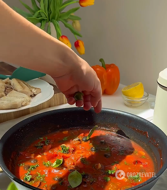 How to prepare hake for lunch deliciously: the fish will be very juicy