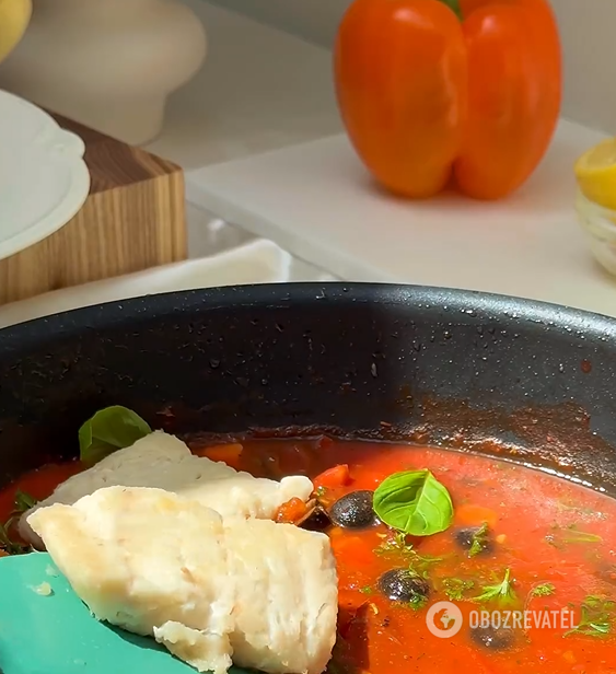 How to prepare hake for lunch deliciously: the fish will be very juicy