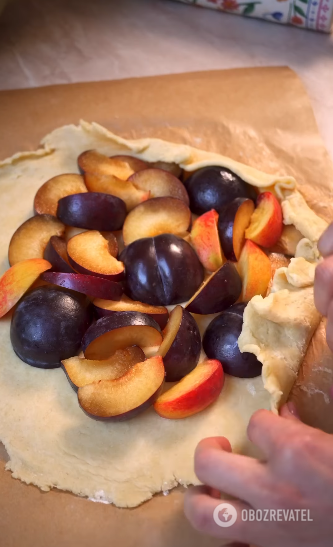 Galette with plums and peaches: making a simple French dessert