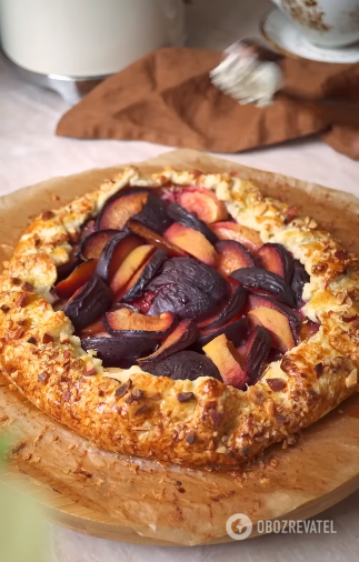 Galette with plums and peaches: making a simple French dessert