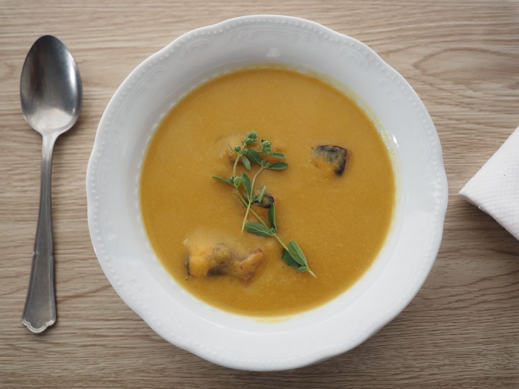 Mushroom soup with cream: a signature recipe from a nutritionist