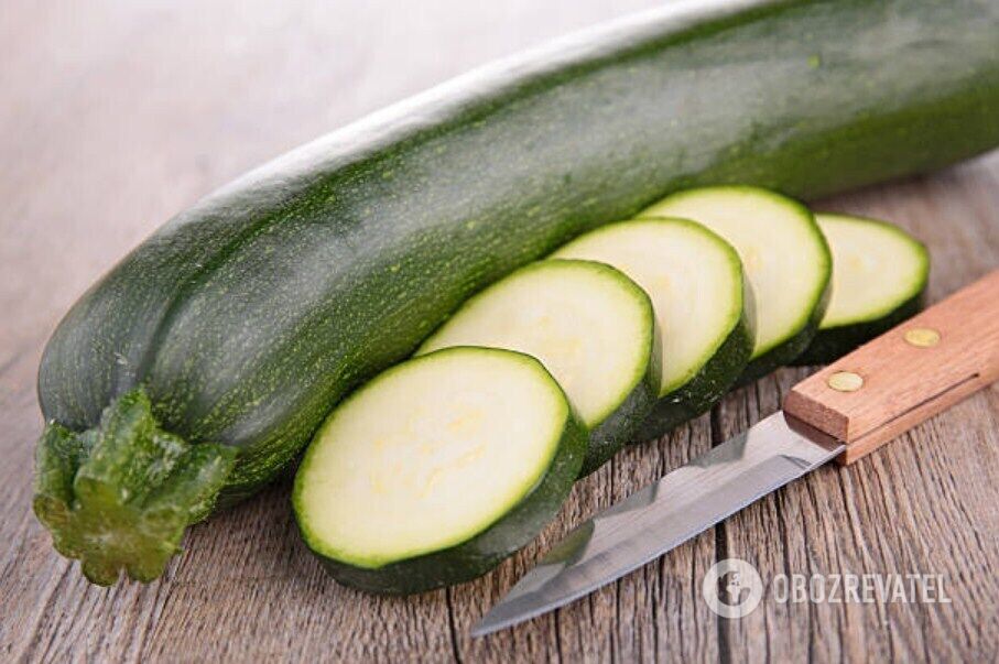 Pickled zucchini for winter: they turn out very crispy