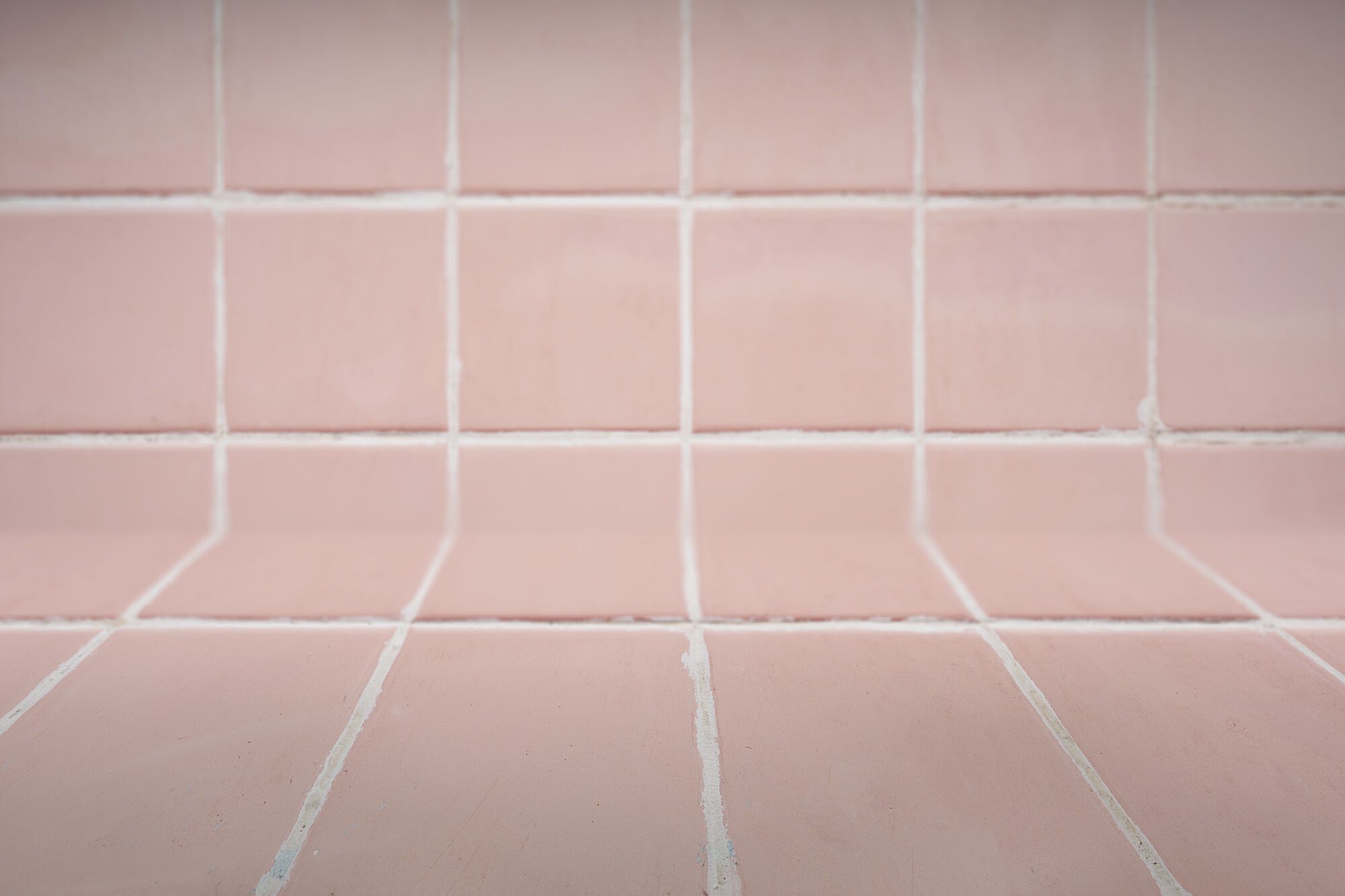 How to clean white tile joints to a shine