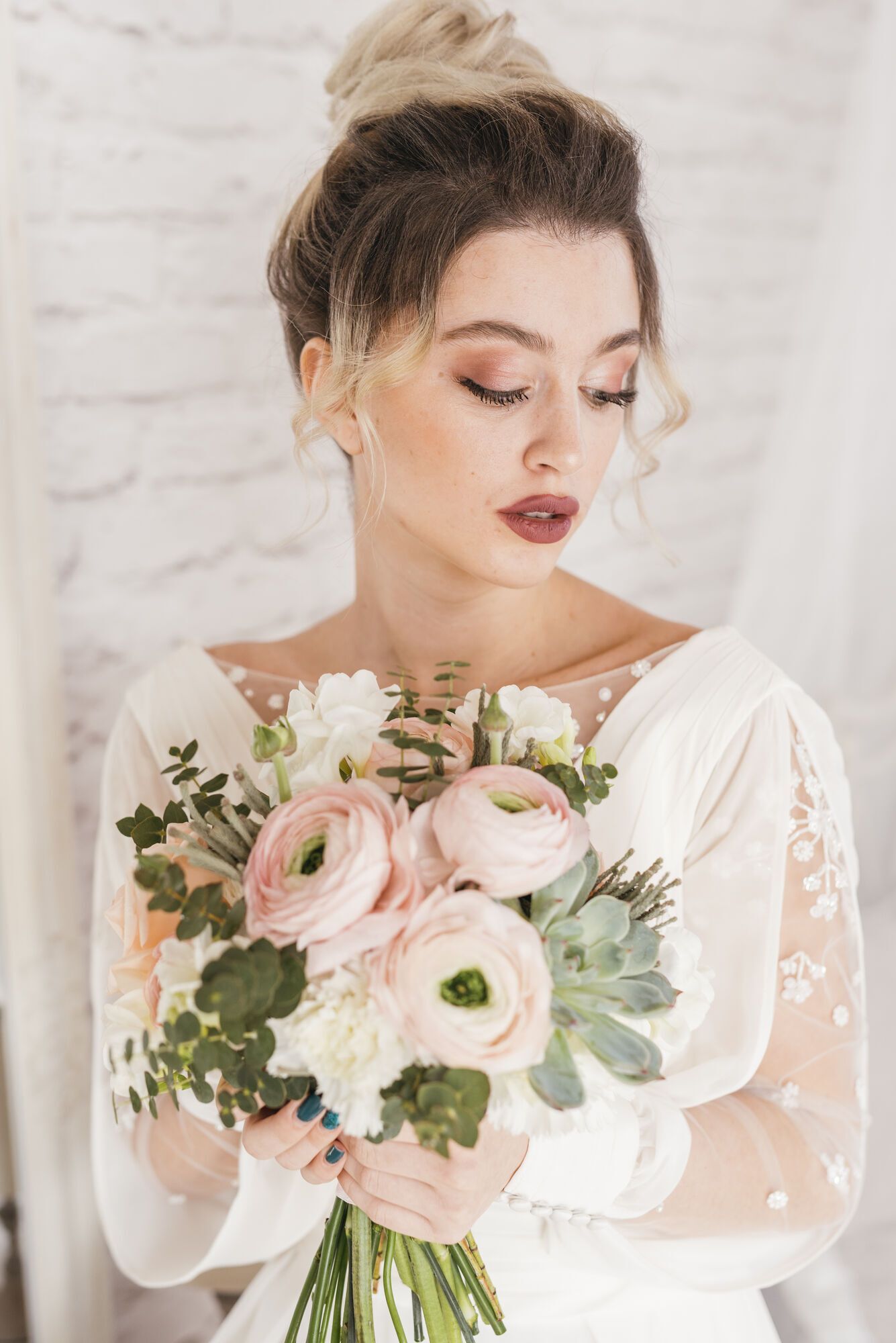 Will look professional: how to do your own wedding makeup