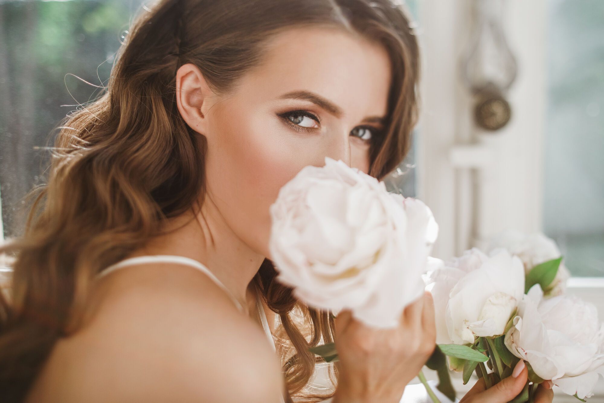 Will look professional: how to do your own wedding makeup