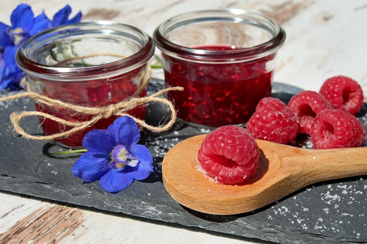 Raspberry jam at home