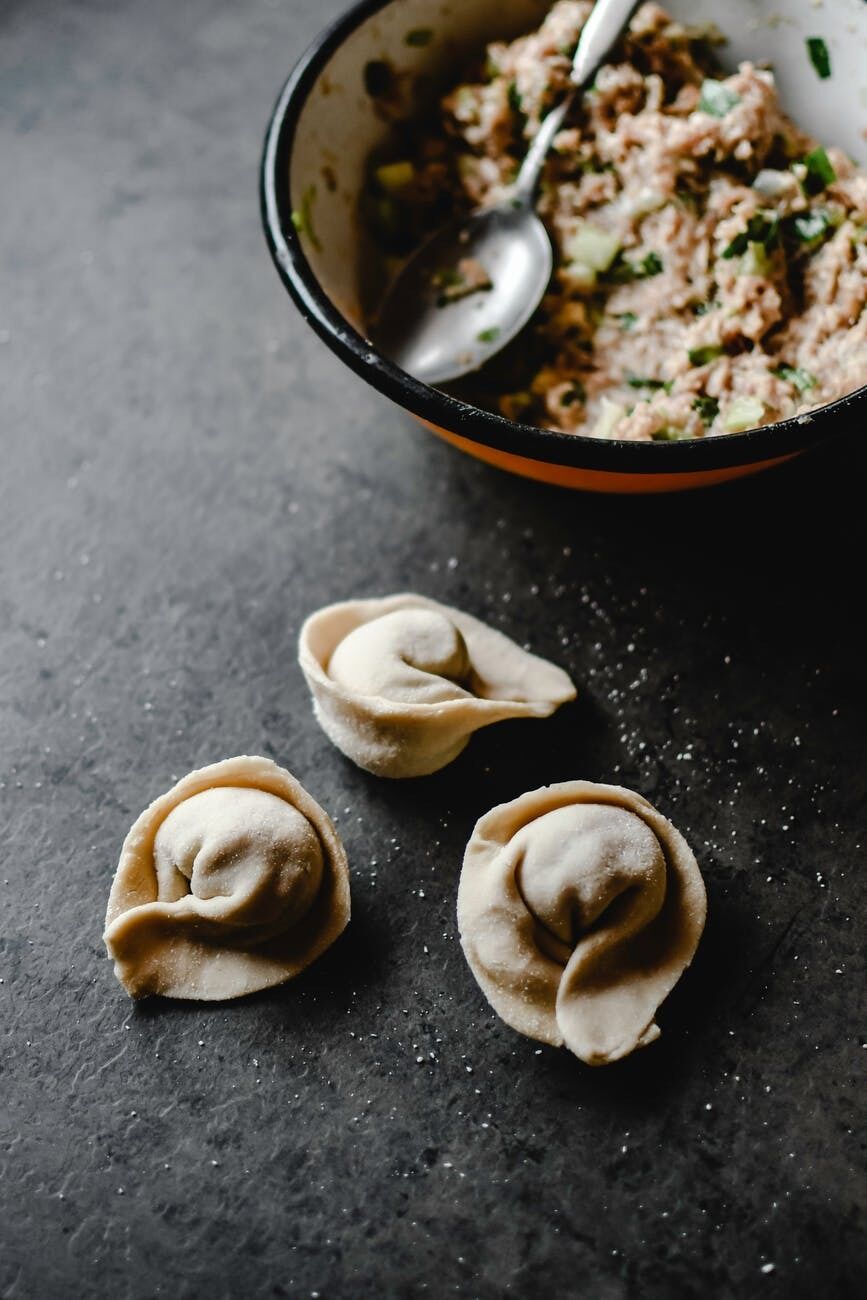 What to add to the filling to make the dumplings juicy